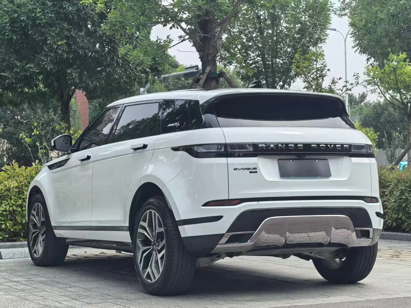 Land Rover Range Rover Evoque 2023 Range Rover Evoque L 249PS Luxury Edition фото 5