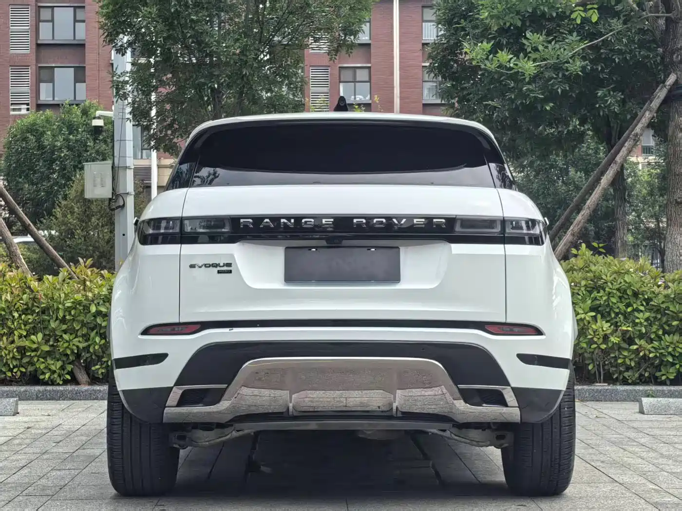 Land Rover Range Rover Evoque 2023 Range Rover Evoque L 249PS Luxury Edition фото 6