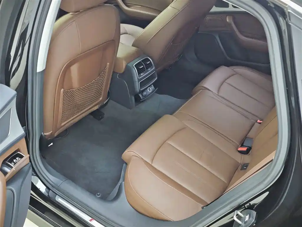 Audi A6L 2018 Model 35 TFSI Collector's Edition фото 18