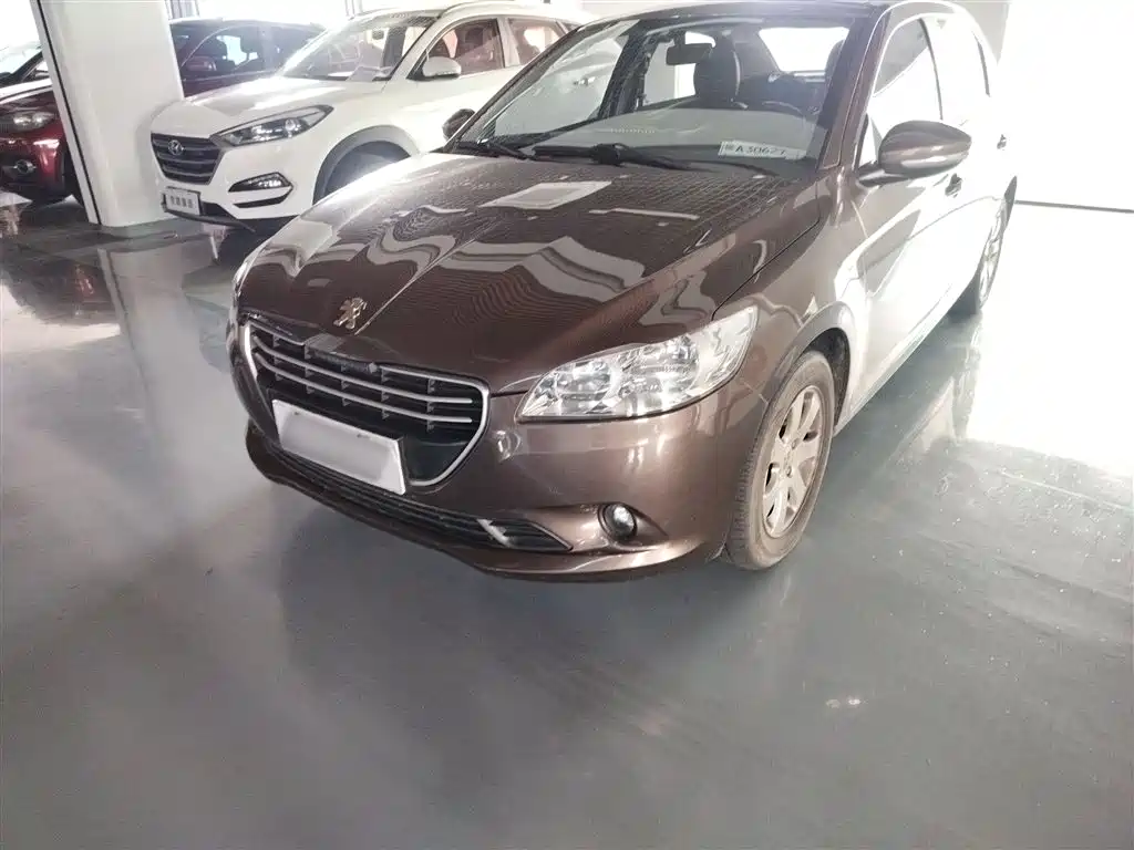 Peugeot 301 2016 1.6L Manual Comfort Edition фото 24