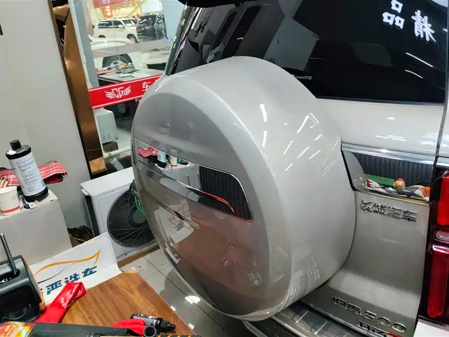 Tank 500 EV 2023 Hi4-T фото 4