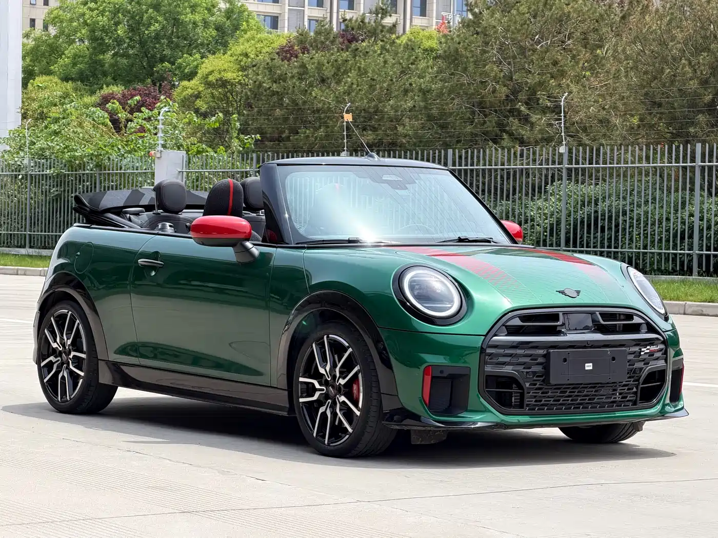 MINI JCW 2025 JOHN COOPER WORKS CABRIO фото 3