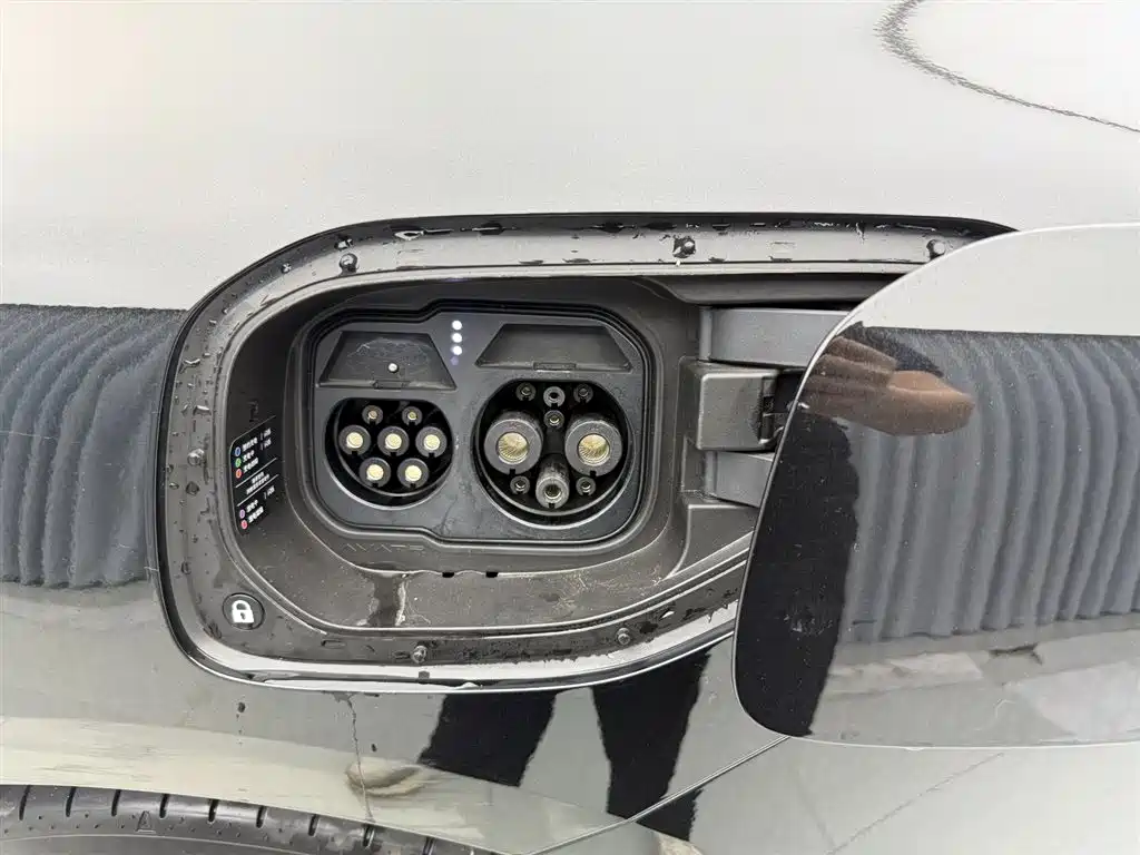 Avatr 12 2024 Facelift 700 Triple Laser RWD Luxury Edition фото 22
