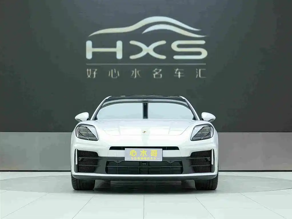 Photo 2 - Porsche Panamera