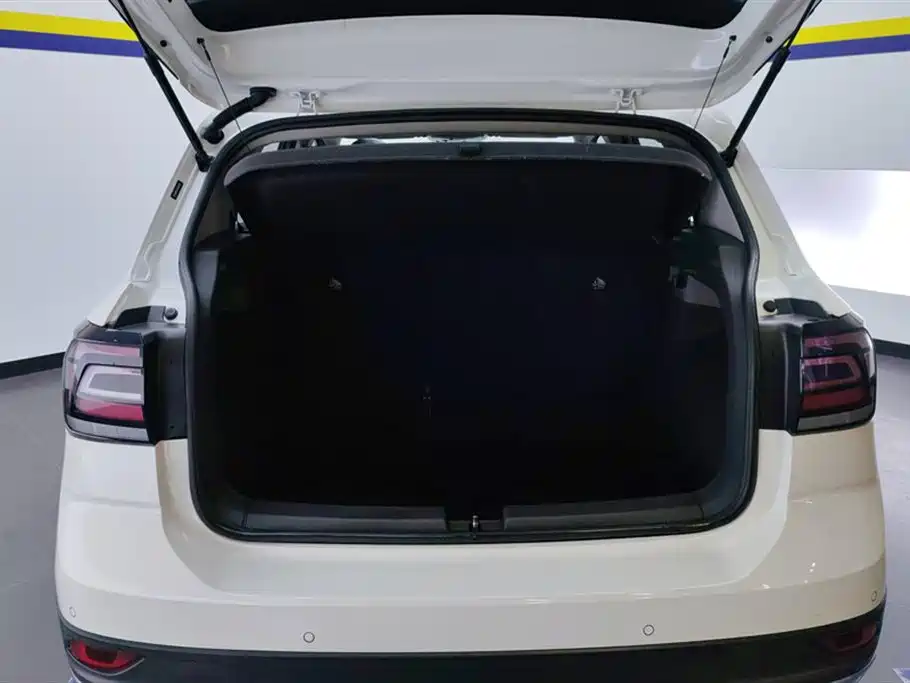 Volkswagen T-Cross 2019 1.5L Automatic Comfort Edition фото 4