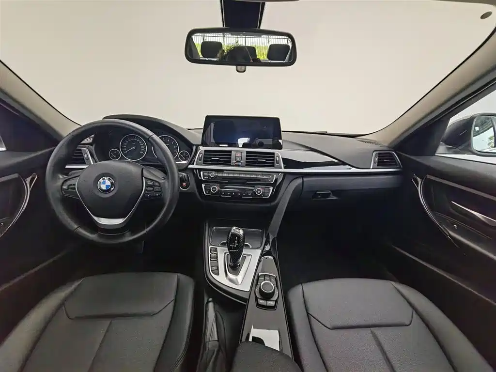 BMW 3 Series 2016 320Li Progressive фото 5