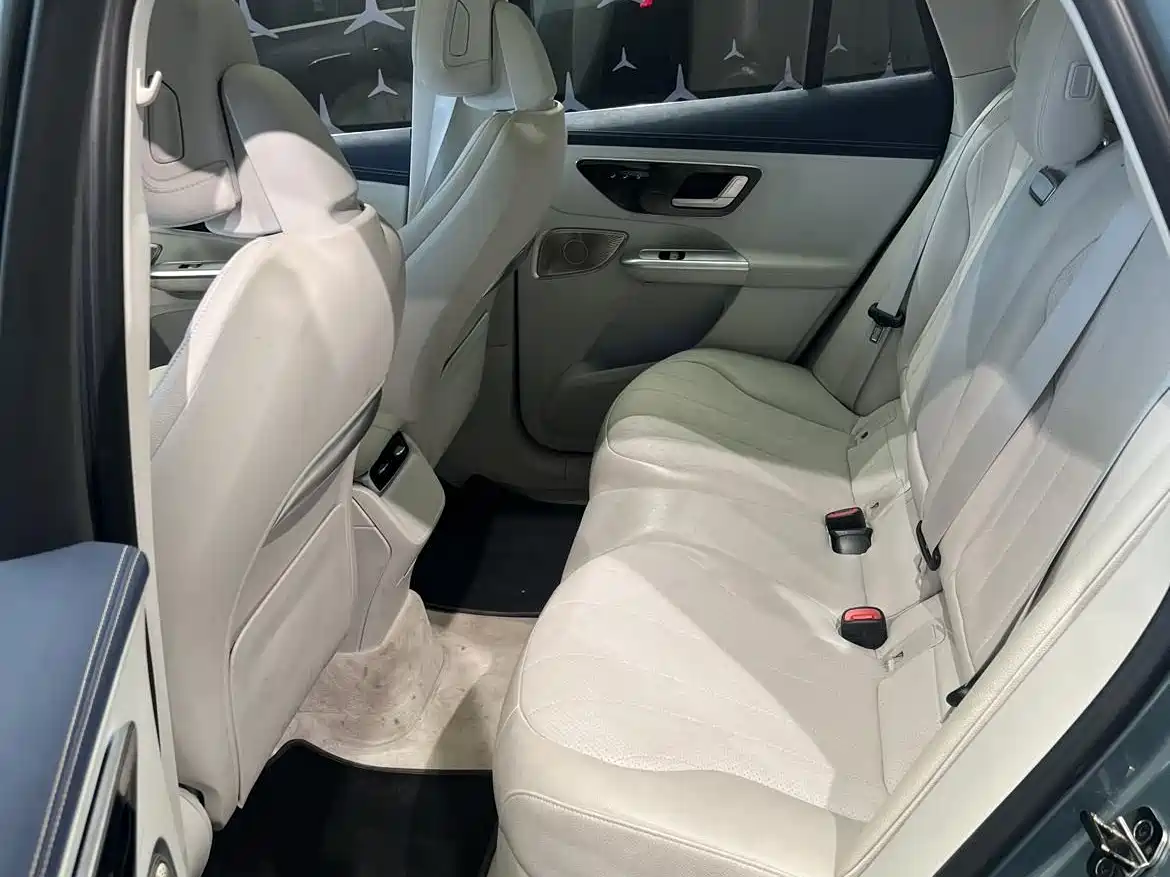 Mercedes-Benz EQE SUV 2024 500 4MATIC Luxury Edition фото 8