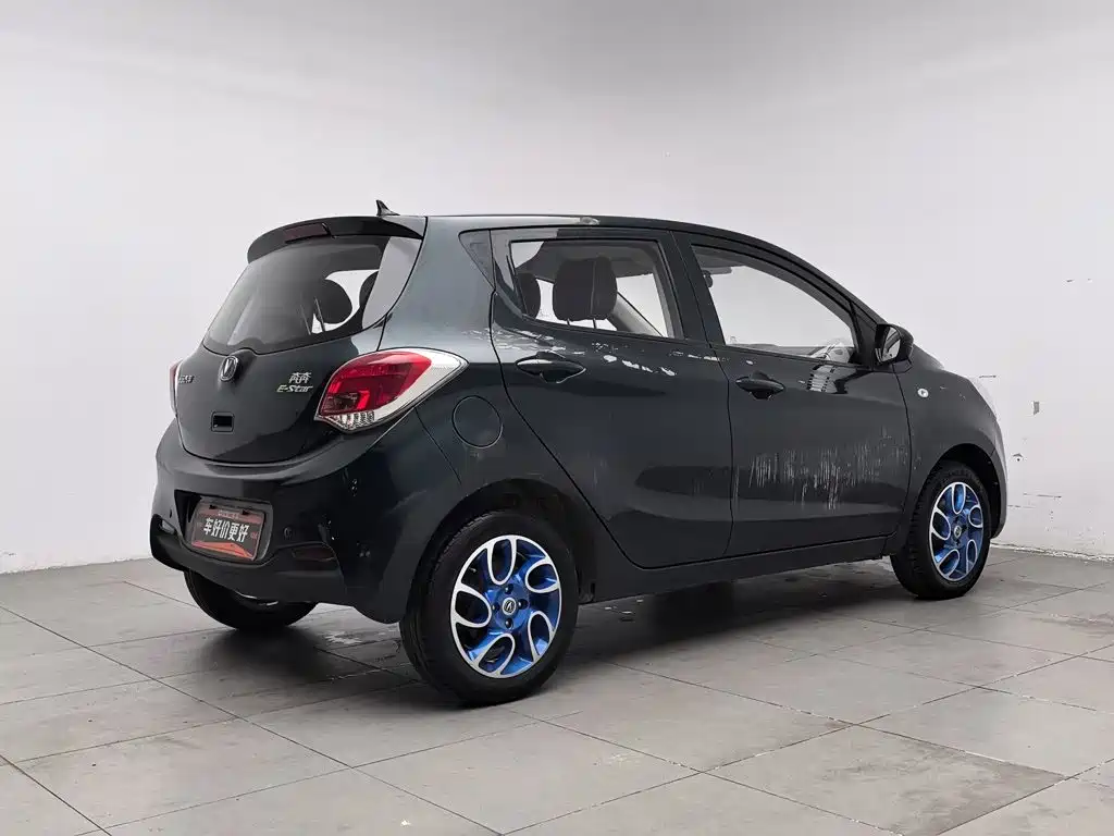 Photo 2 - Changan Benben E-Star