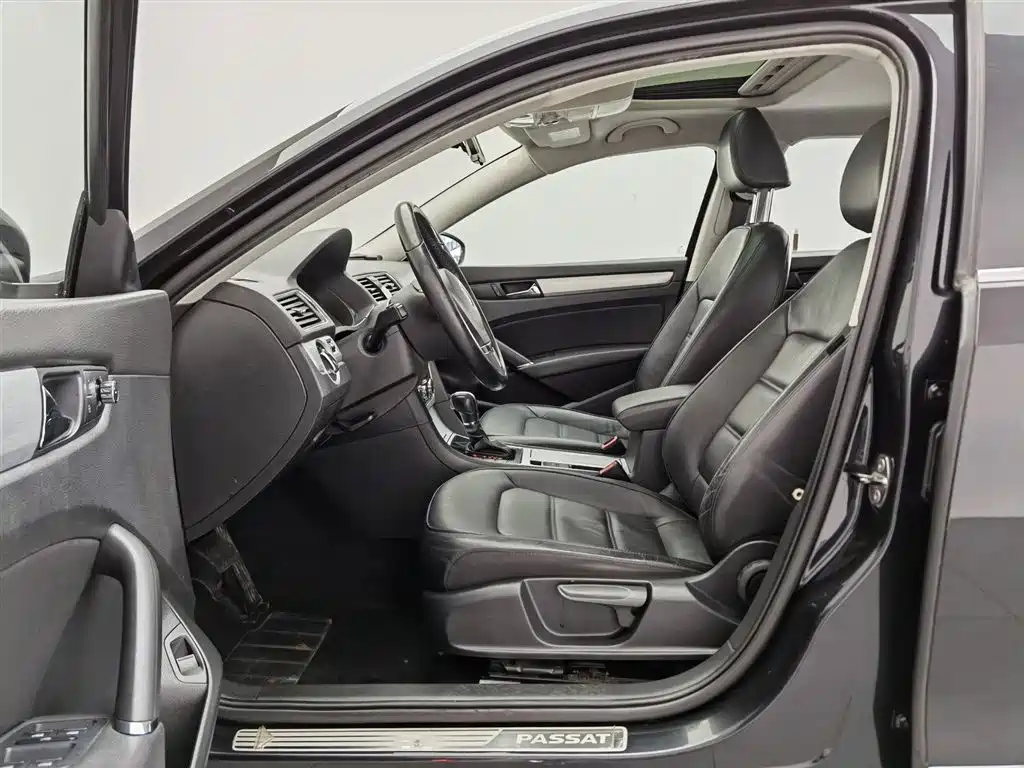 Volkswagen Passat 2014 1.4TSI DSG Luxury Edition фото 10