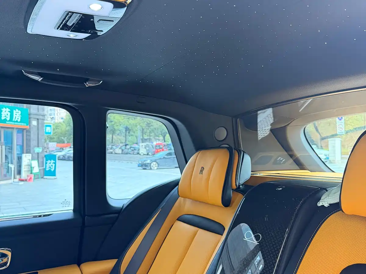 Rolls-Royce Cullinan 2025 2024 Black Badge