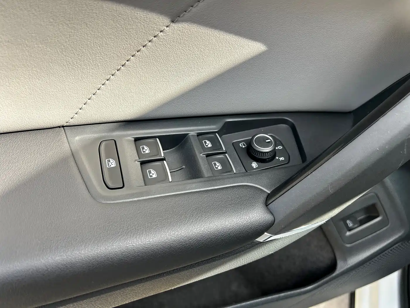 Volkswagen Tayron 2023 300TSI 2WD Luxury Plus Advanced Edition фото 35