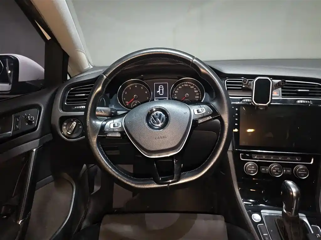 Volkswagen Golf 2014 1.4TSI Automatic Flagship фото 3