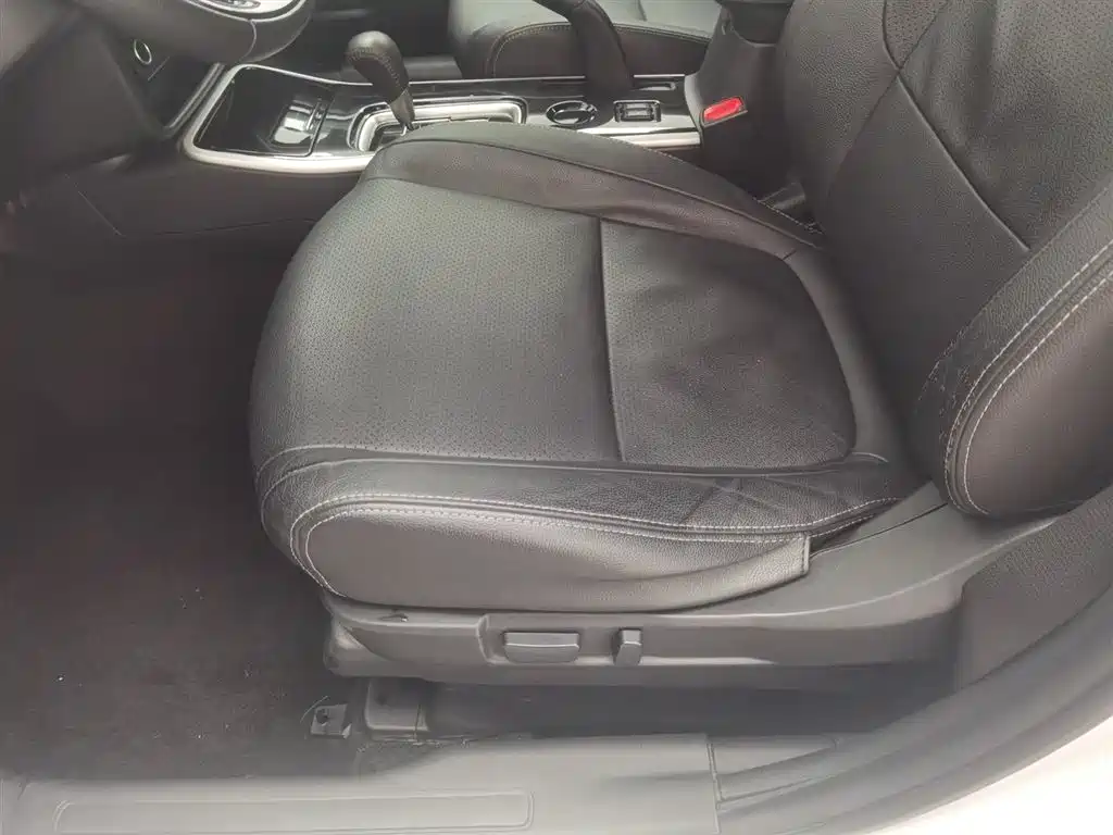 Mitsubishi Outlander 2018 2.0L 2WD Jiale Edition 7-seater фото 20