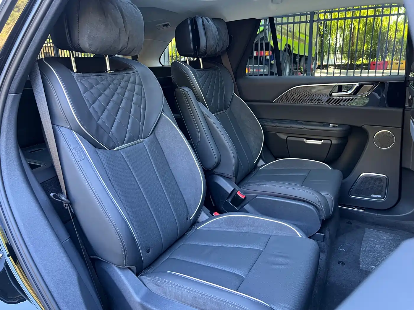 Hongqi E-HS9 2023 2021 460km Flagship Comfort 6-seater
