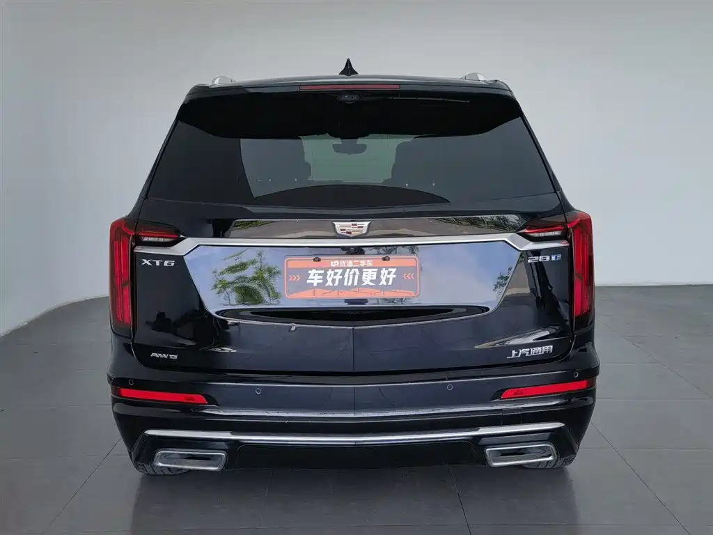 CADILLAC XT6