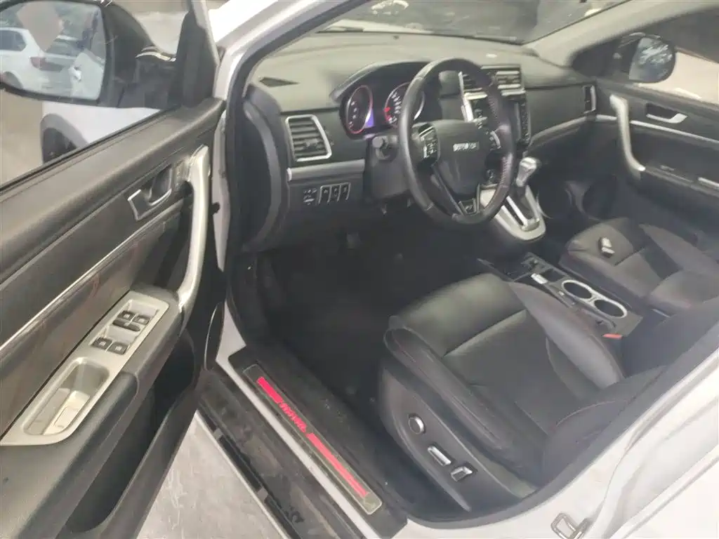 Haval H6 2015 Sport 1.5T Automatic 2WD Luxury фото 16