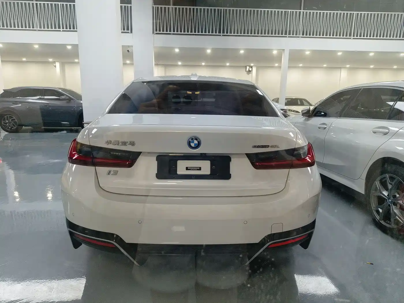 BMW i3 2023 eDrive 40 L Shadowline Package фото 15