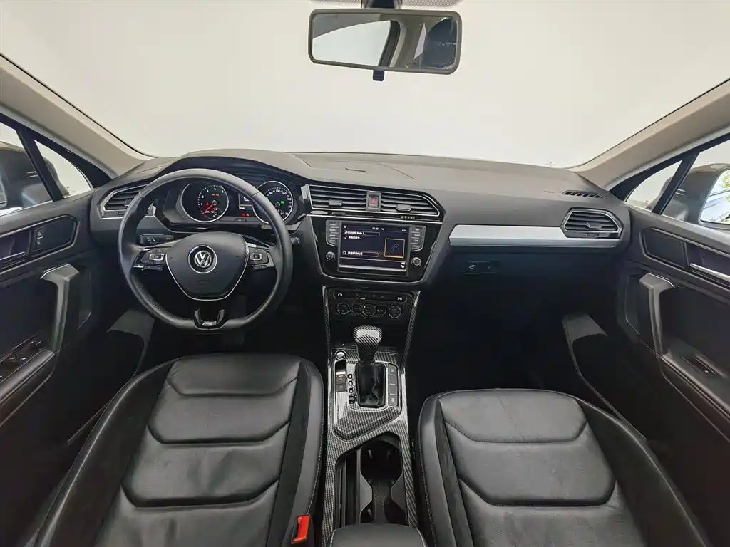 Volkswagen Tiguan L 2017 330TSI Automatic 2WD Comfort Edition фото 5