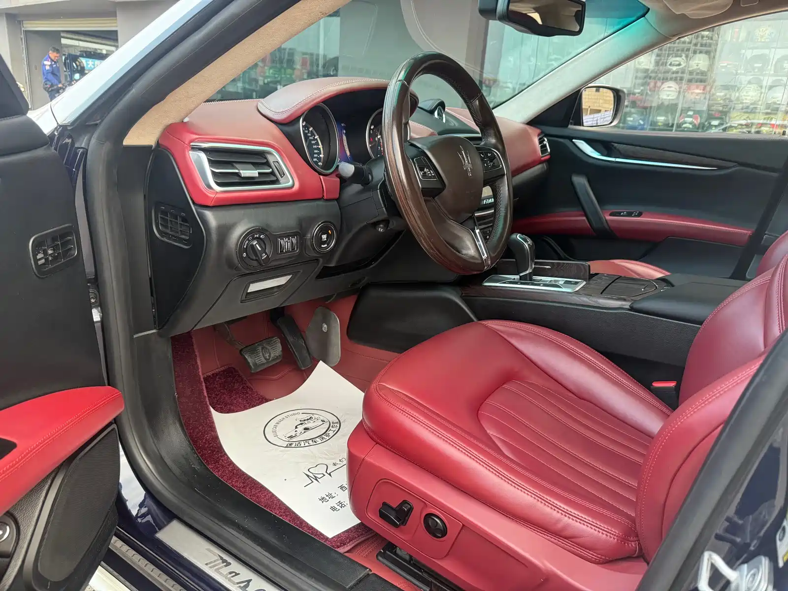 Photo 7 - Maserati Ghibli