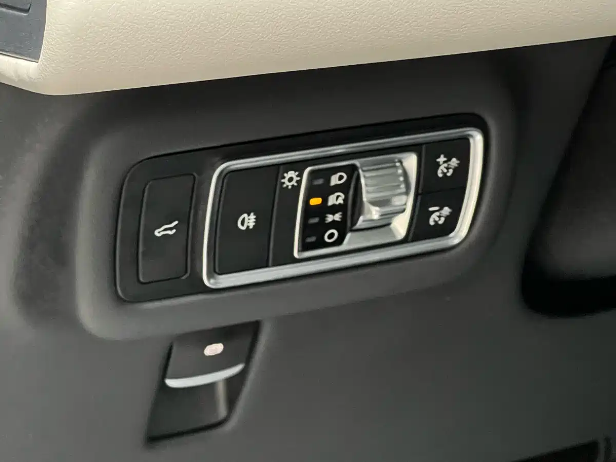 Lincoln Nautilus 2023 2.0T 4WD Excellence Edition фото 21