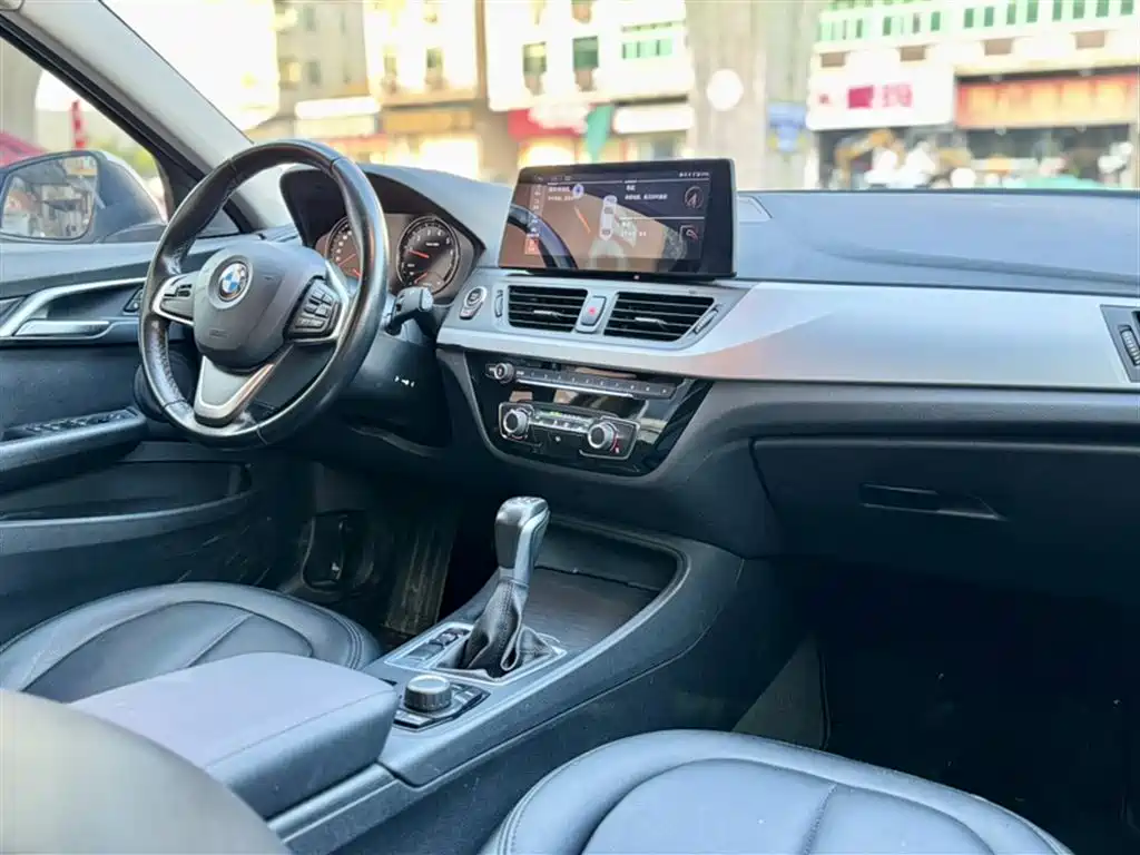 BMW 1 Series 2017 118i Fashion фото 2
