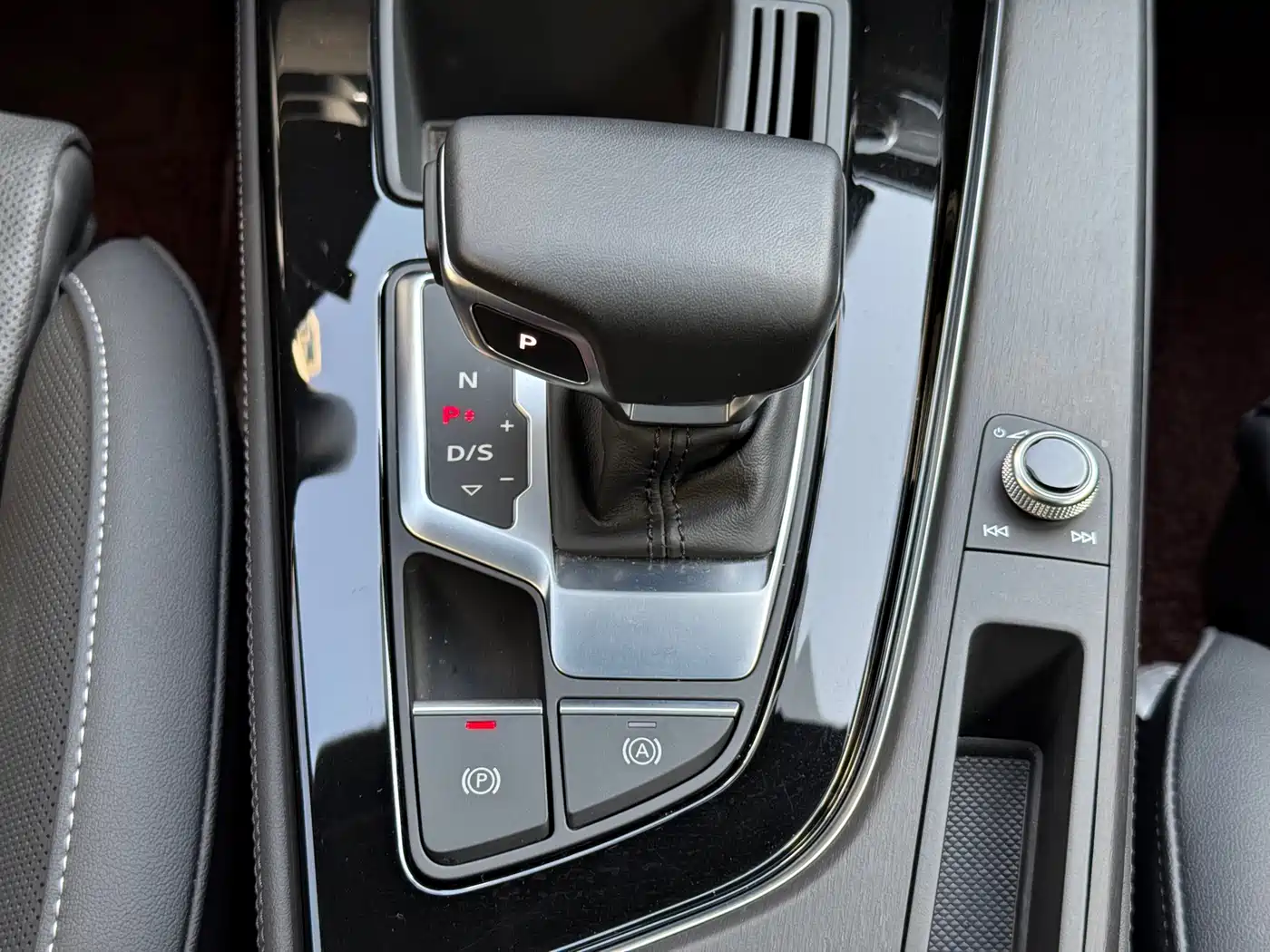 Audi A4L 2023 40 TFSI Luxury Sport фото 22
