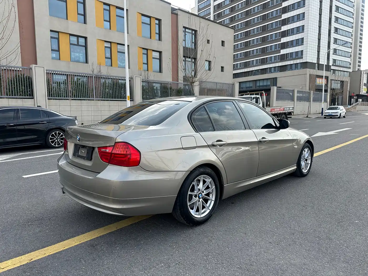 BMW 3 Series (Import) 2012 318i Leading фото 5