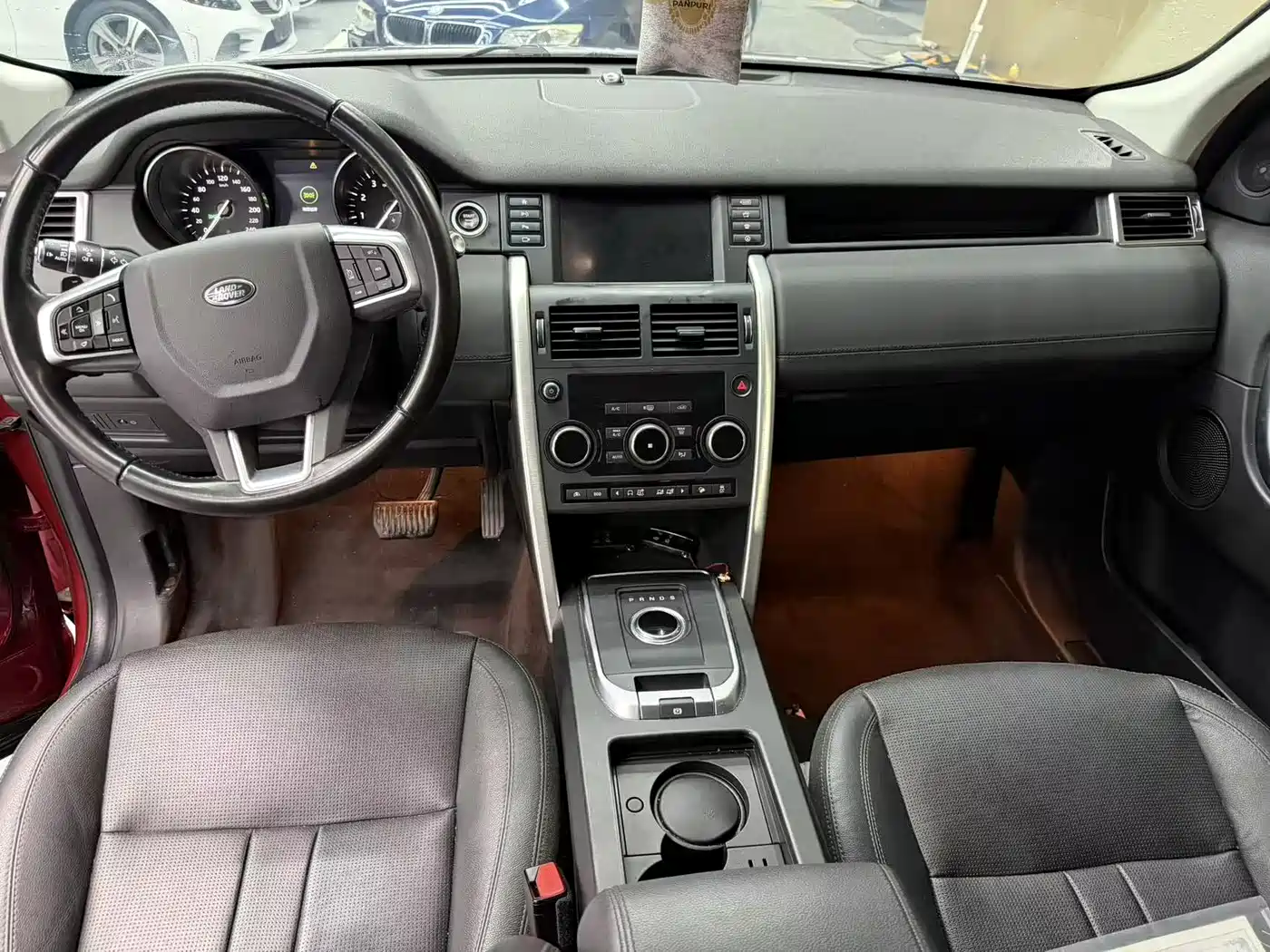 Land Rover Discovery Sport 2018 240PS SE Edition фото 8
