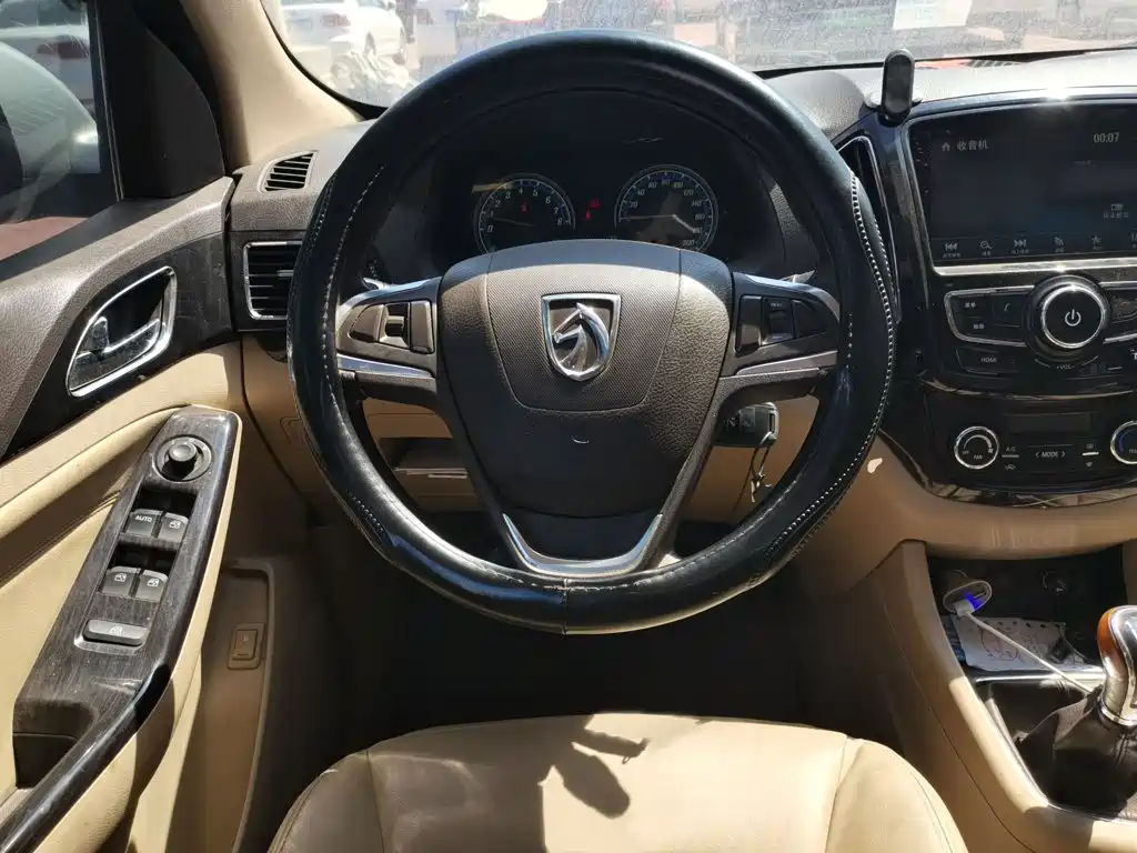 Фото 3 - Baojun 730