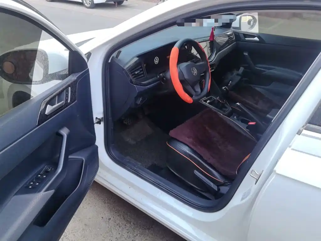 Volkswagen Lavida 2023 XRUI 1.5L Manual New Comfort Edition фото 14