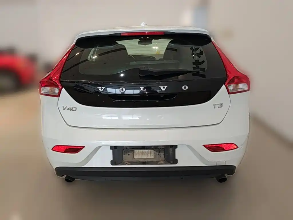 Photo 8 - Volvo V40