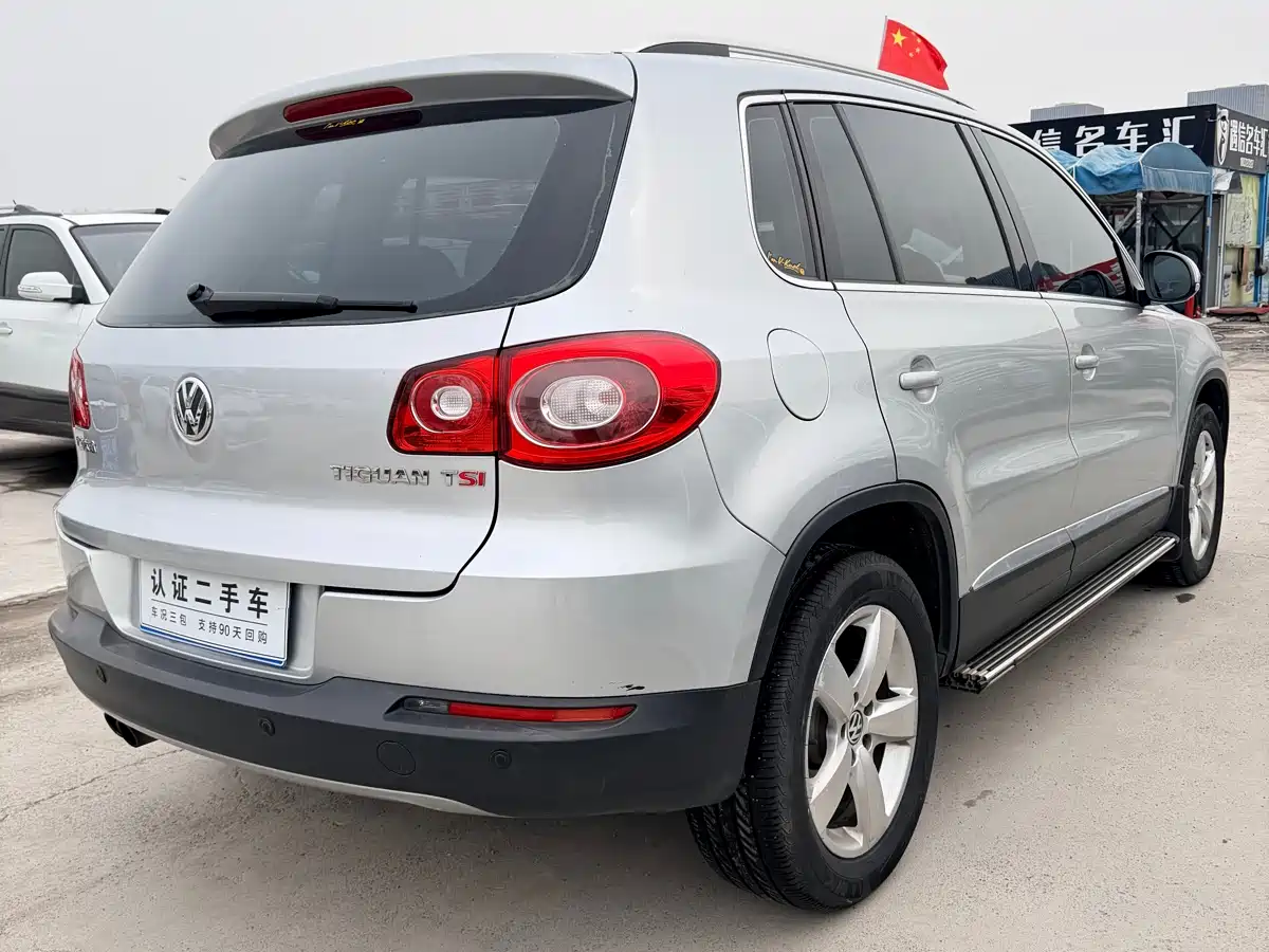 Volkswagen Tiguan 2010 1.8TSI Automatic 2WD Elite фото 4