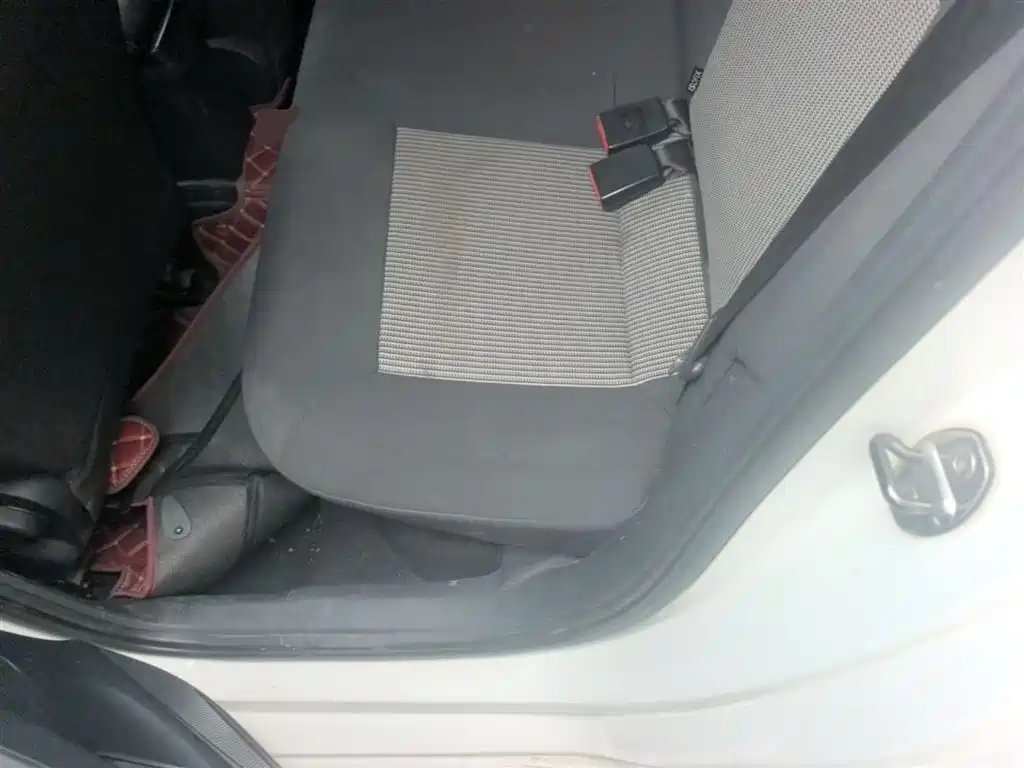 Volkswagen Polo 2016 1.4L Automatic Trend фото 17