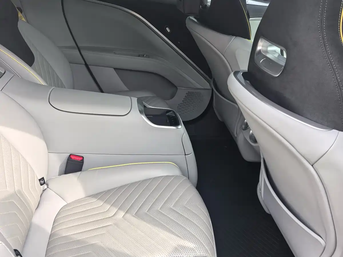 Avatr 11 2022 Long Range Dual Motor Luxury Edition 4-Seater фото 17