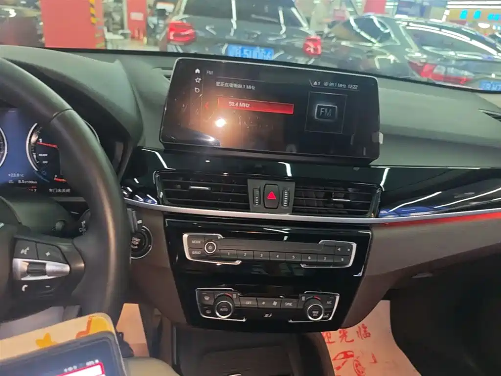 BMW X1 2022 sDrive25Li Leading фото 13