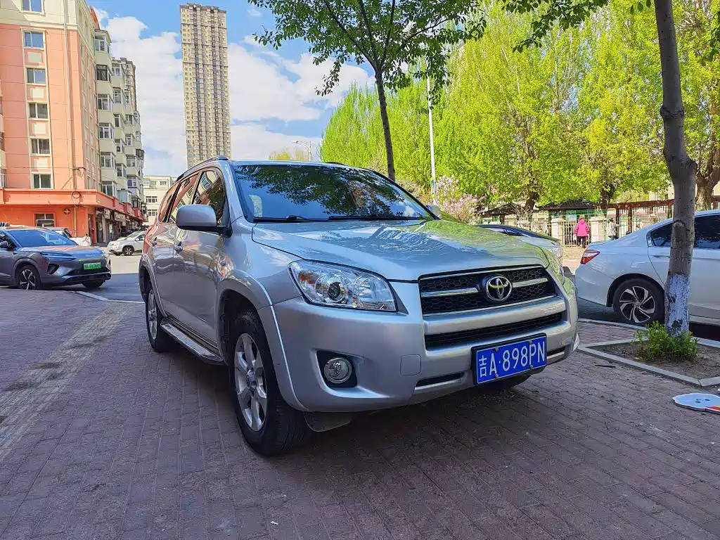 Toyota RAV4 Rongfang 2009 2.0L Manual Luxury Edition фото 3