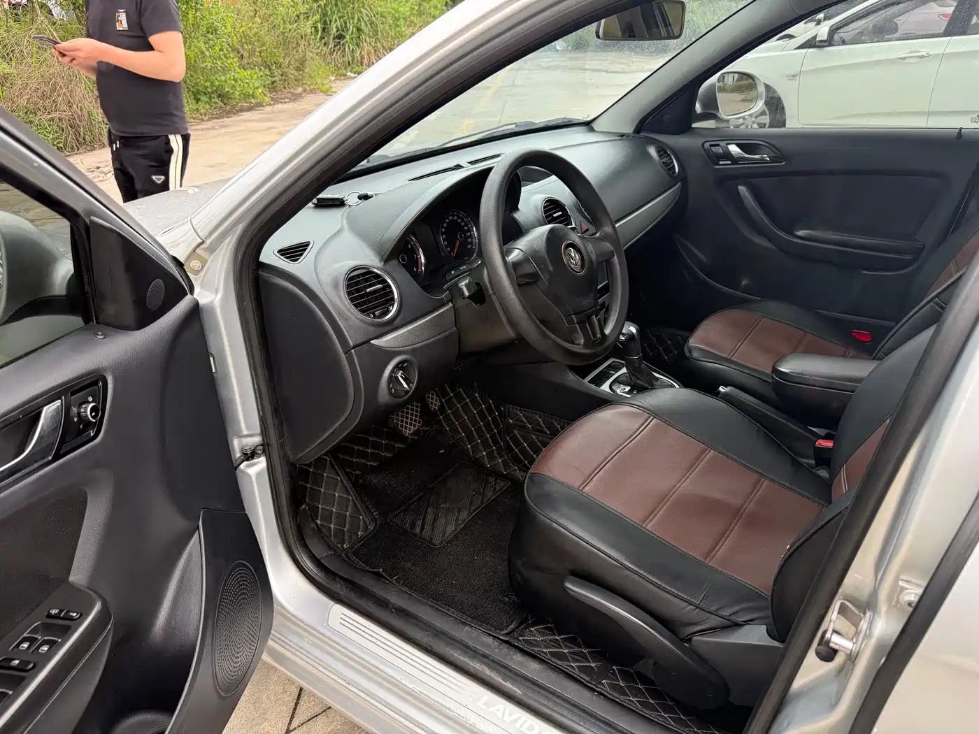 Volkswagen Lavida 2011 1.4TSI DSG Pinxuan Edition фото 7