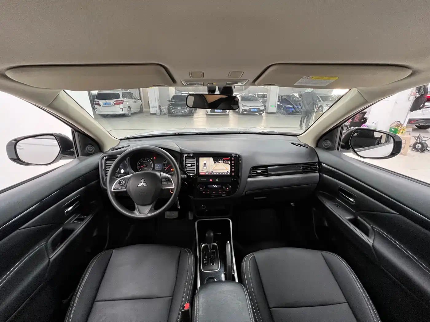 Mitsubishi Outlander 2021 2.0L 2WD Smooth Ride Version 5-Seater фото 15