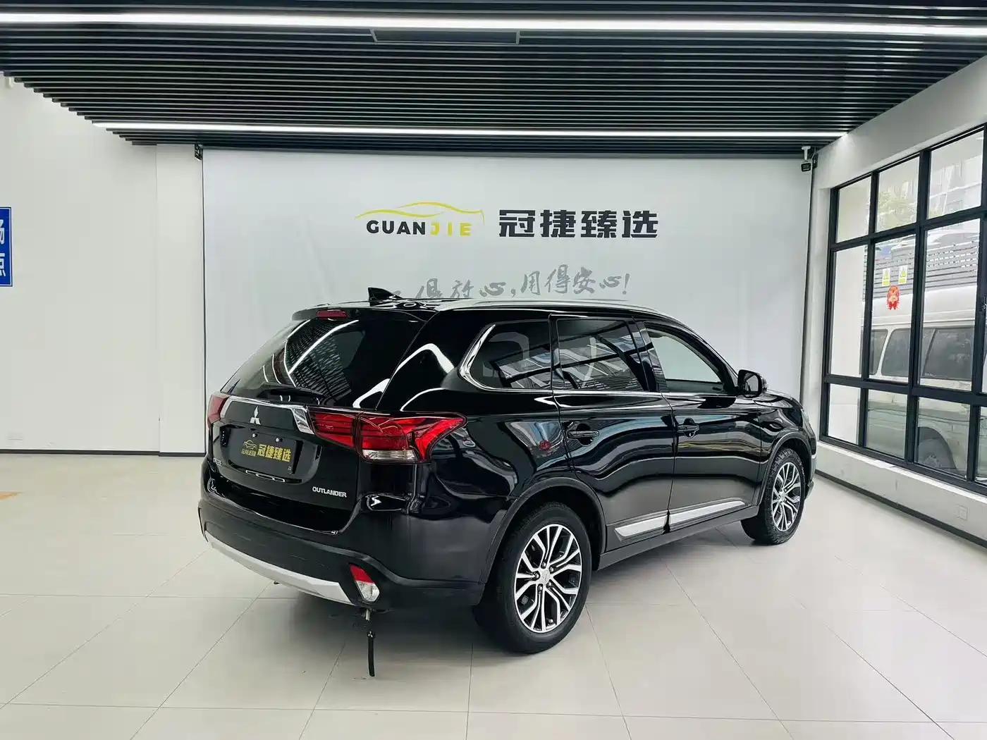 Mitsubishi Outlander 2018 2018 2.0L 2WD Jiale Edition 7-seater