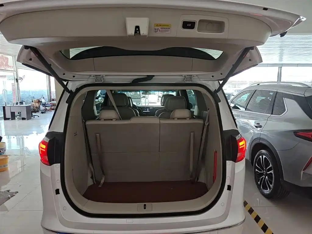 Buick GL8 2018 ES 28T Comfort Type China VI фото 2