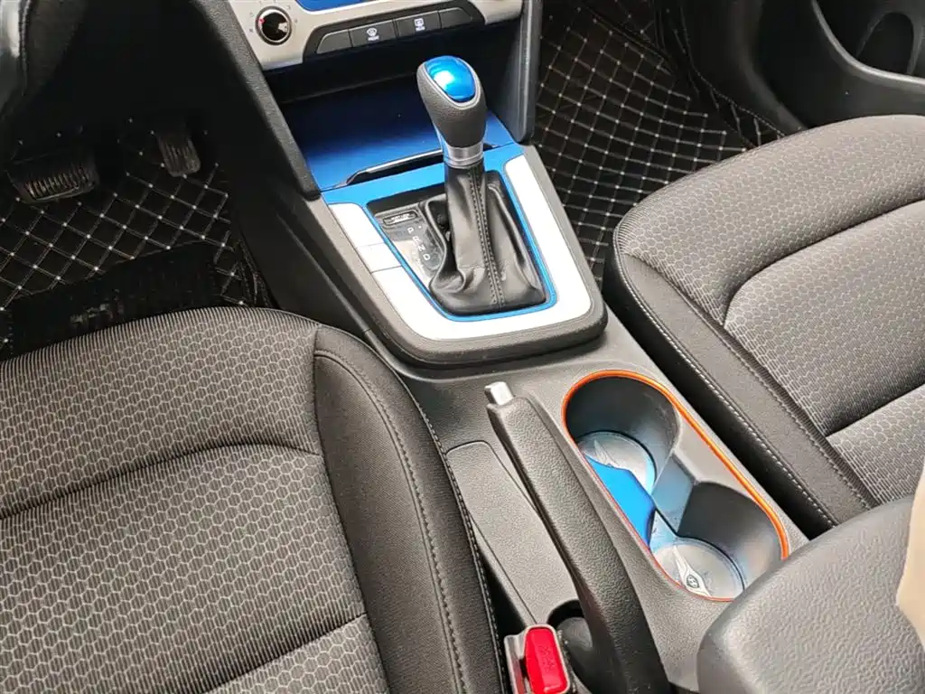 Hyundai Elantra 2016 Model 1.6L Automatic Smart Elite фото 14