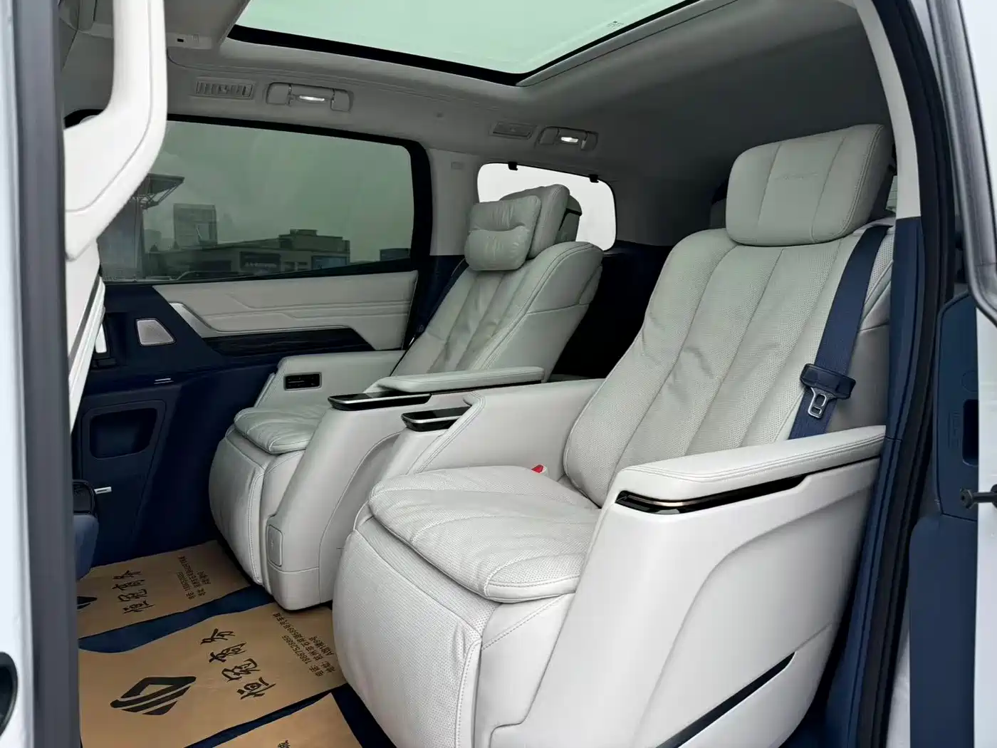 Buick Century 2023 2.0T 7-Seater World Edition фото 9