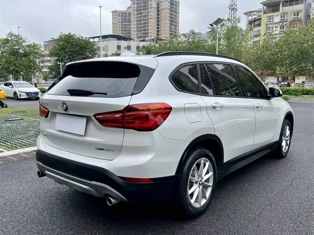 BMW X1 2019 sDrive18Li Fashion Model фото 9