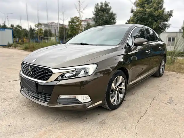 DS DS 5LS 2014 1.6T Luxury THP160