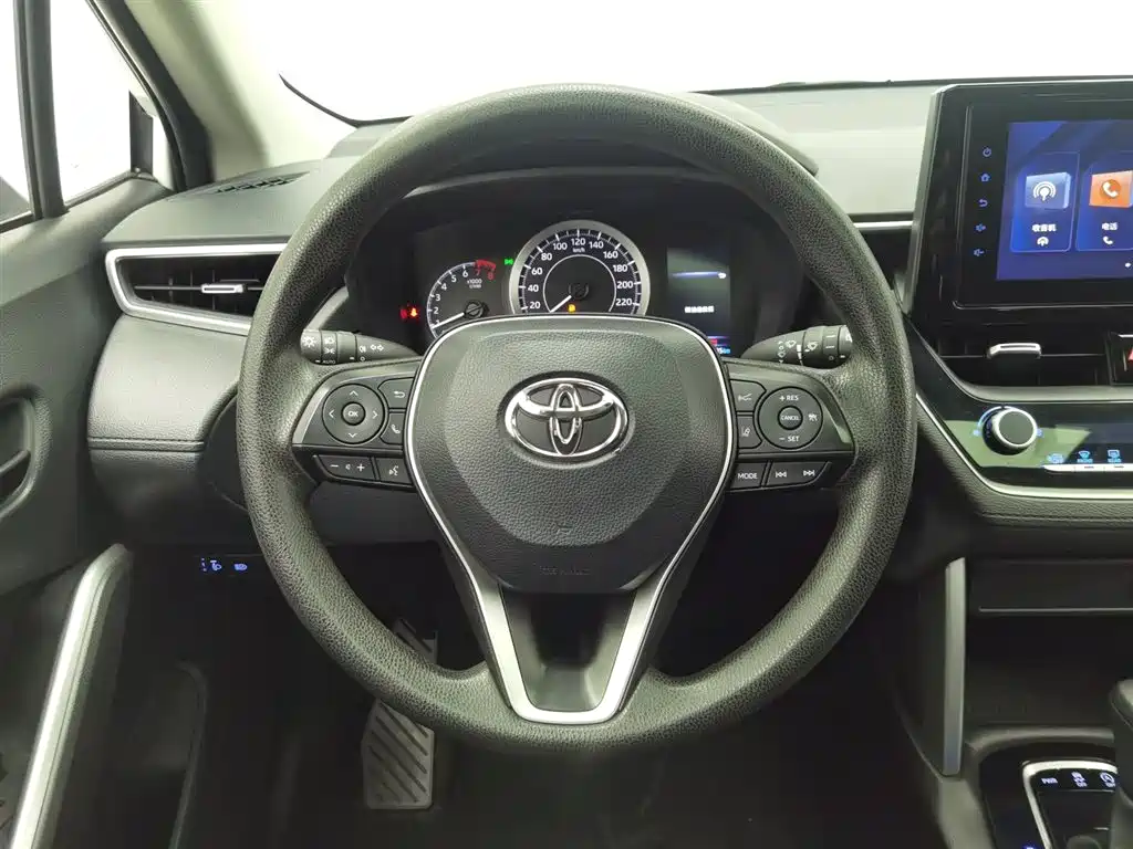 Toyota Frontlander 2022 2.0L CVT Leading Edition фото 11