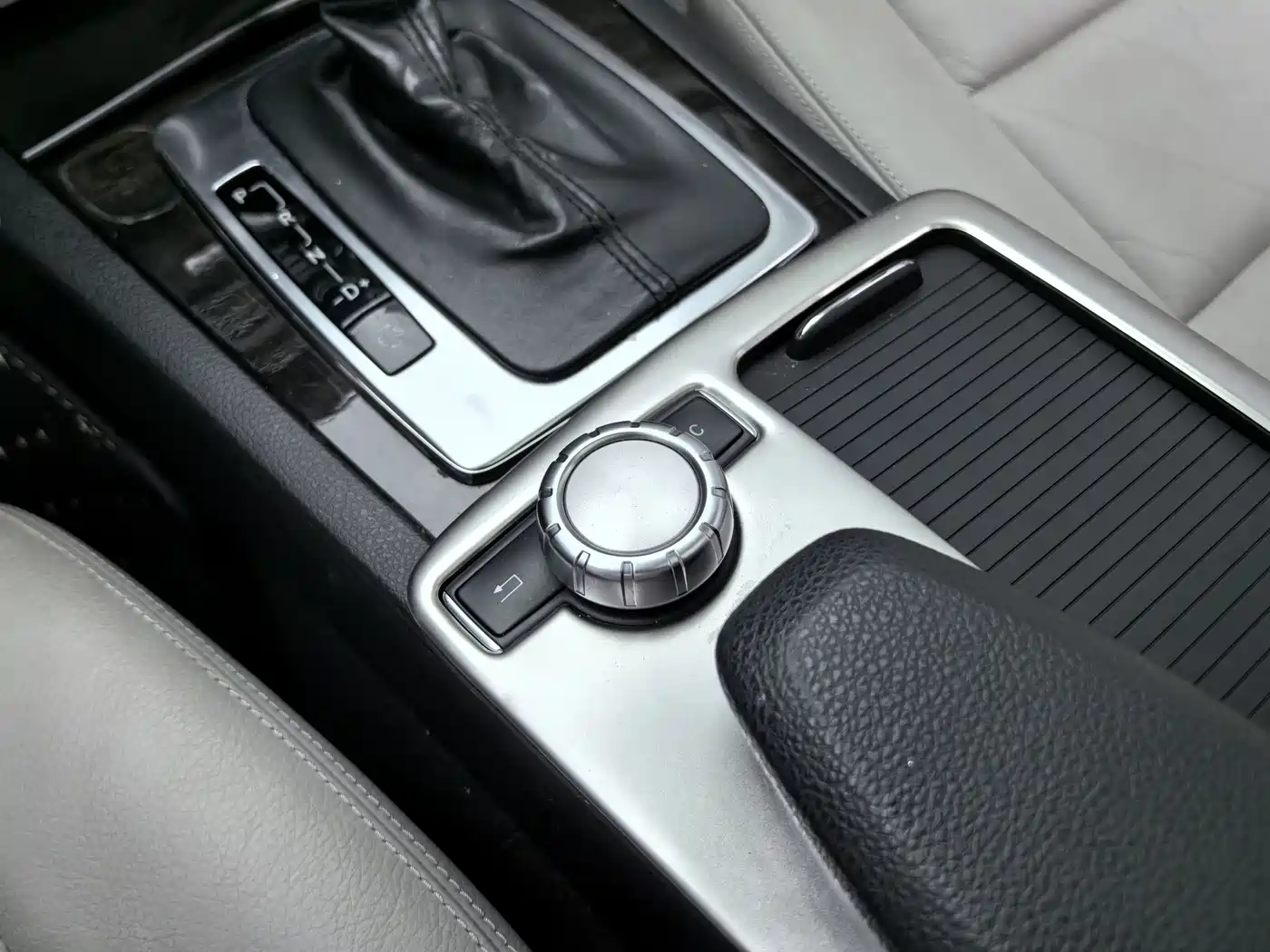 Mercedes-Benz C-Class 2011 C 200 CGI Fashion фото 17