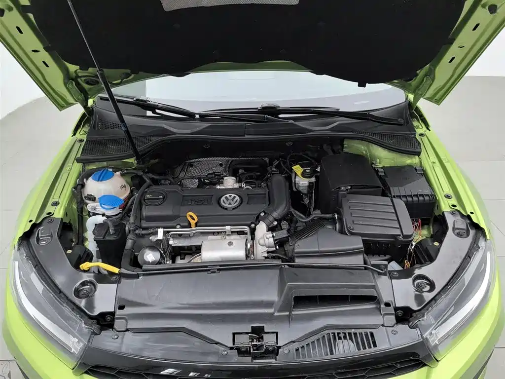 Volkswagen Scirocco 2015 1.4TSI Trend Edition фото 6