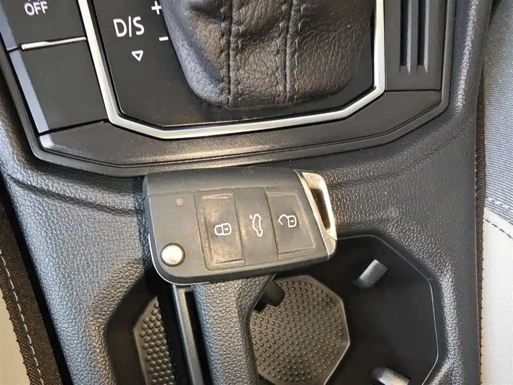 Volkswagen Lavida 2023 1.5L Auto Luxury Edition фото 9