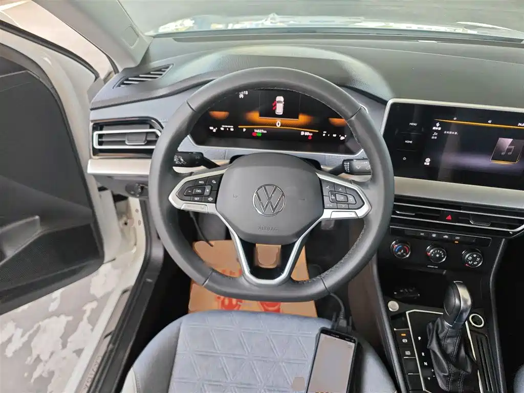 Volkswagen Lavida 2023 1.5L Auto Luxury Edition фото 11