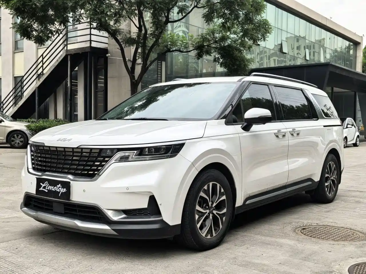 Kia Carnival 2021 2.0T Luxury Tech Edition фото 3